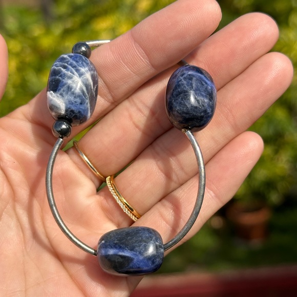 927. Lapis Lazuli Hematite & silver tube handmade on Maui stretch bracelet - Picture 4 of 4